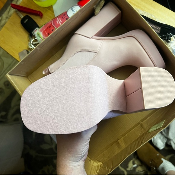 Light Pink Steve Madden Leather Platform Heels - Picture 2 of 6
